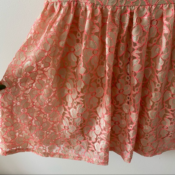 BEAUTIFUL LACE DRESS - Picture 8 of 11